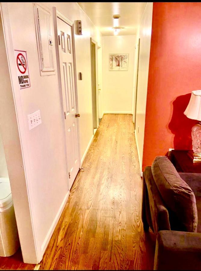 Large 3-Bedrooms/2-Bath Apt, One Block To Train Нью-Йорк Экстерьер фото