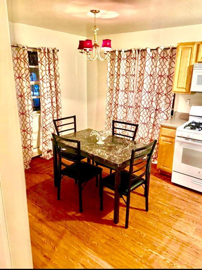 Large 3-Bedrooms/2-Bath Apt, One Block To Train Нью-Йорк Экстерьер фото